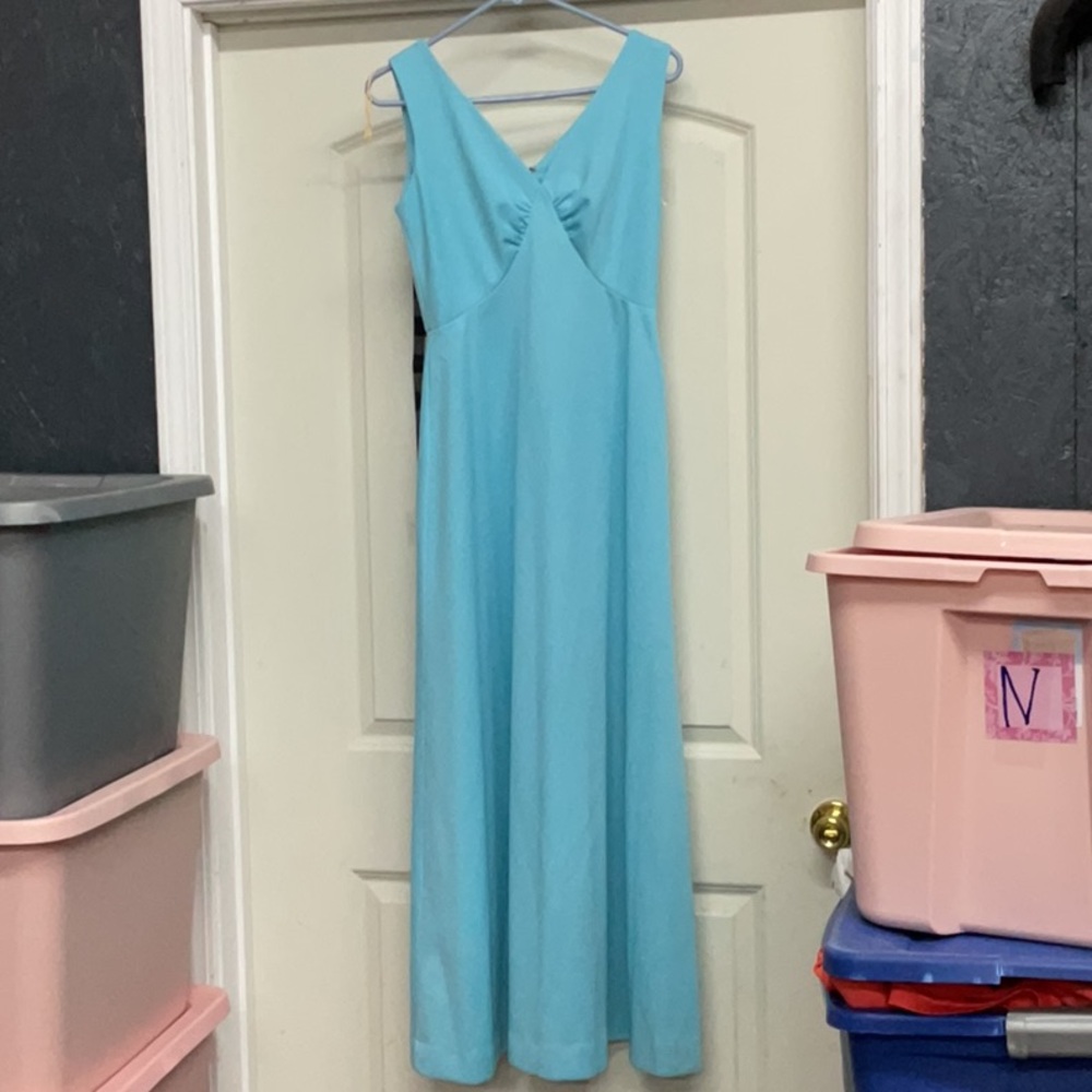 Sleeveless blue dress